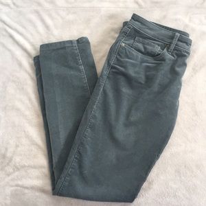 Loft relaxed skinny corduroy sage green size 26